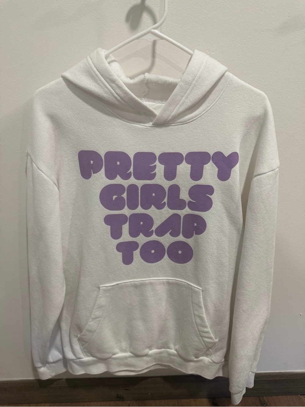 “pretty girls trap too” hoodie